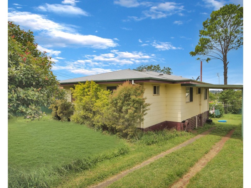 2 Sixth Avenue, Harristown QLD 4350