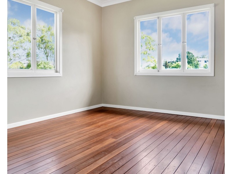 73 Stuart Street, Mount Lofty QLD 4350