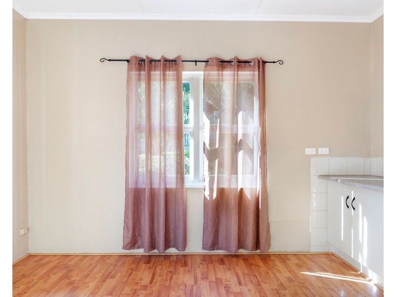 73 Stuart Street, Mount Lofty QLD 4350