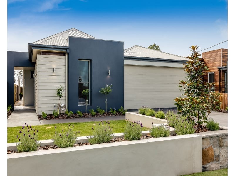 18 Simla Street, Mount Lofty QLD 4350