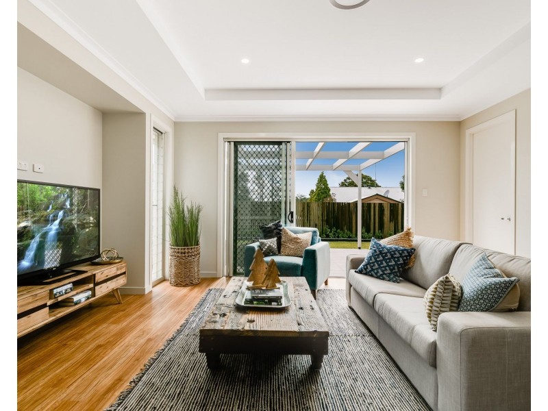 18 Simla Street, Mount Lofty QLD 4350