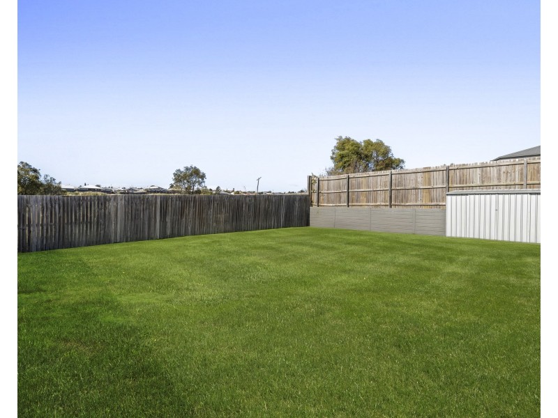 22 McInnes Crescent, Glenvale QLD 4350