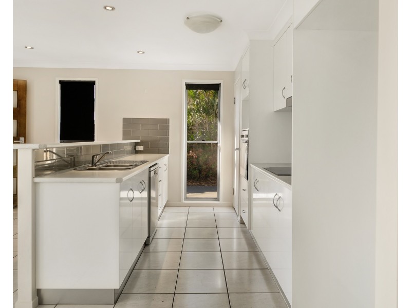 Unit 1/202 Stenner Street, Middle Ridge QLD 4350