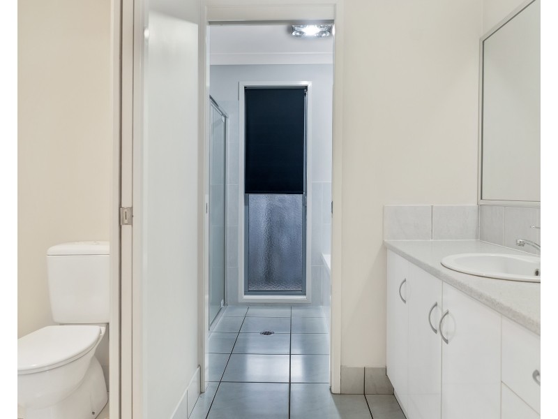 Unit 1/202 Stenner Street, Middle Ridge QLD 4350