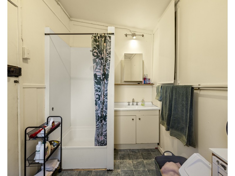 20 Jones Road, Withcott QLD 4352