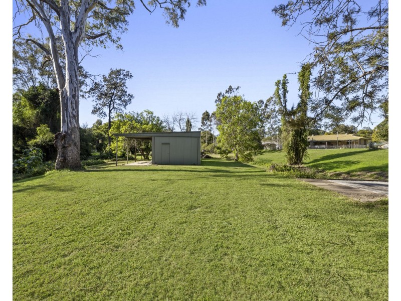 20 Jones Road, Withcott QLD 4352