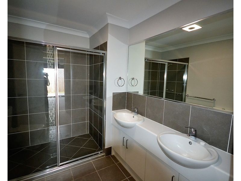 Unit 26A Cardamon Crescent, Glenvale QLD 4350