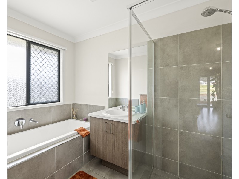 6 Jodie Louise Avenue, Cotswold Hills QLD 4350