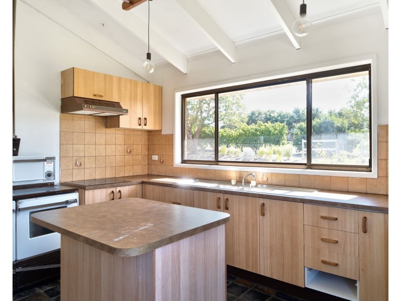 69 Berry Road, Vale View QLD 4352