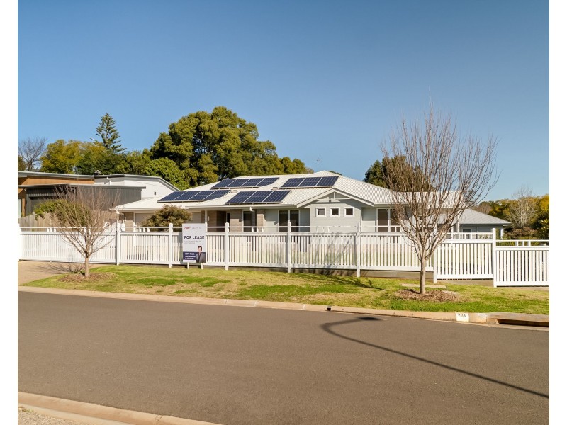 8 Ashgrove Terrace, Harlaxton QLD 4350