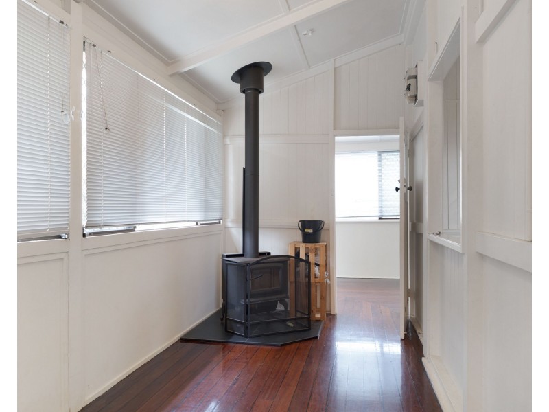 7 Cathro Street, Rockville QLD 4350