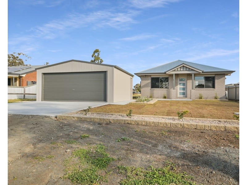15 Gore Street, Cambooya QLD 4358