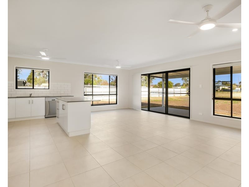 15 Gore Street, Cambooya QLD 4358