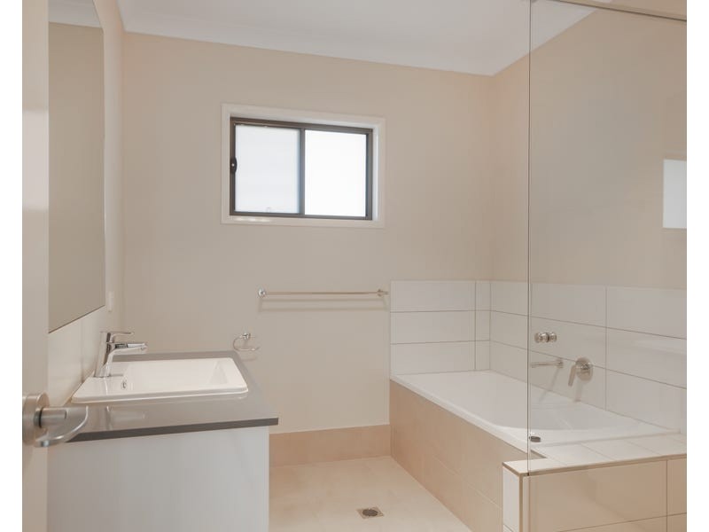 15 Gore Street, Cambooya QLD 4358