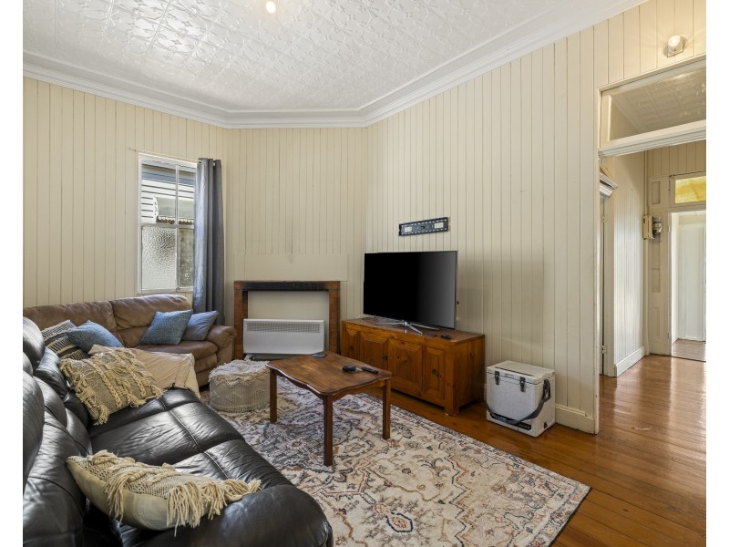 71 Alford Street, Mount Lofty QLD 4350
