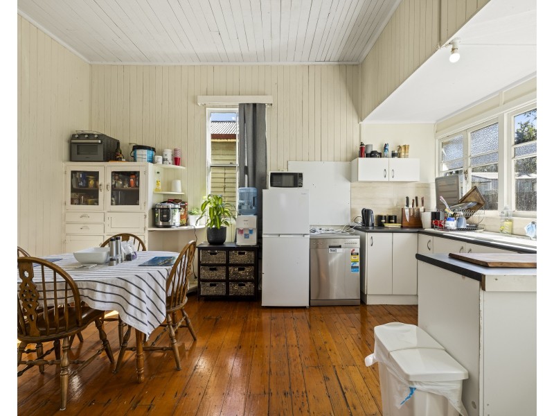 71 Alford Street, Mount Lofty QLD 4350