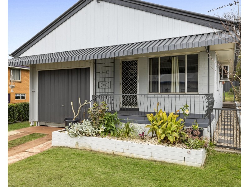 15 Stradbroke Street, Rockville QLD 4350
