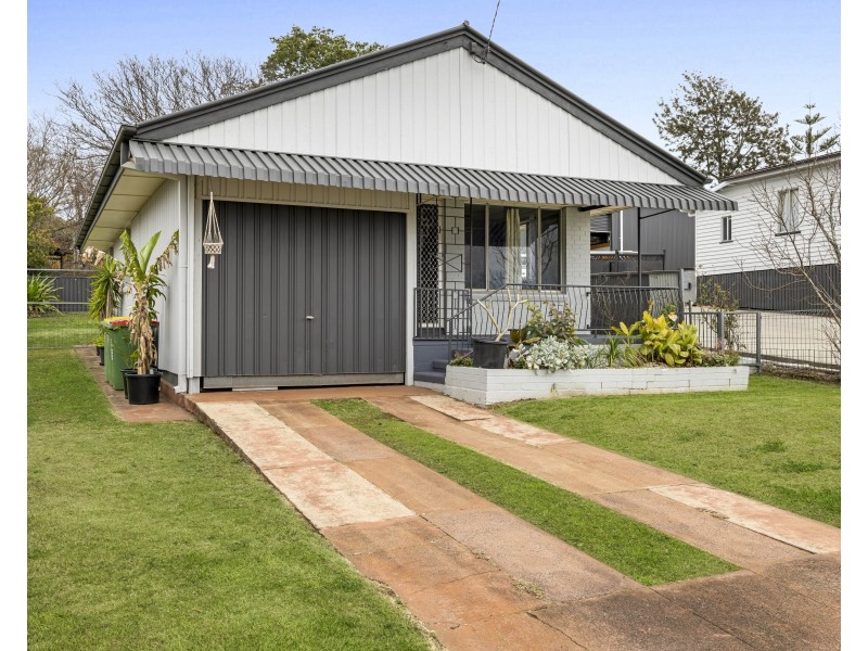 15 Stradbroke Street, Rockville QLD 4350