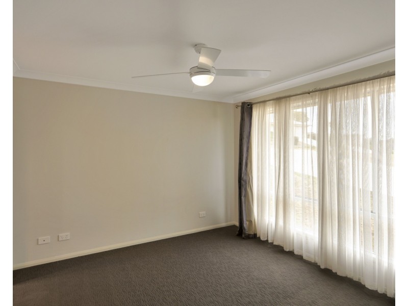 3 Peony Lane, Glenvale QLD 4350