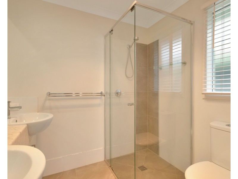 3 Peony Lane, Glenvale QLD 4350