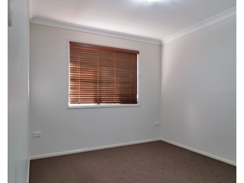 8 Clara Street, Highfields QLD 4352