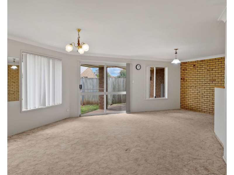 Unit 1/8 Camellia Court, Darling Heights QLD 4350