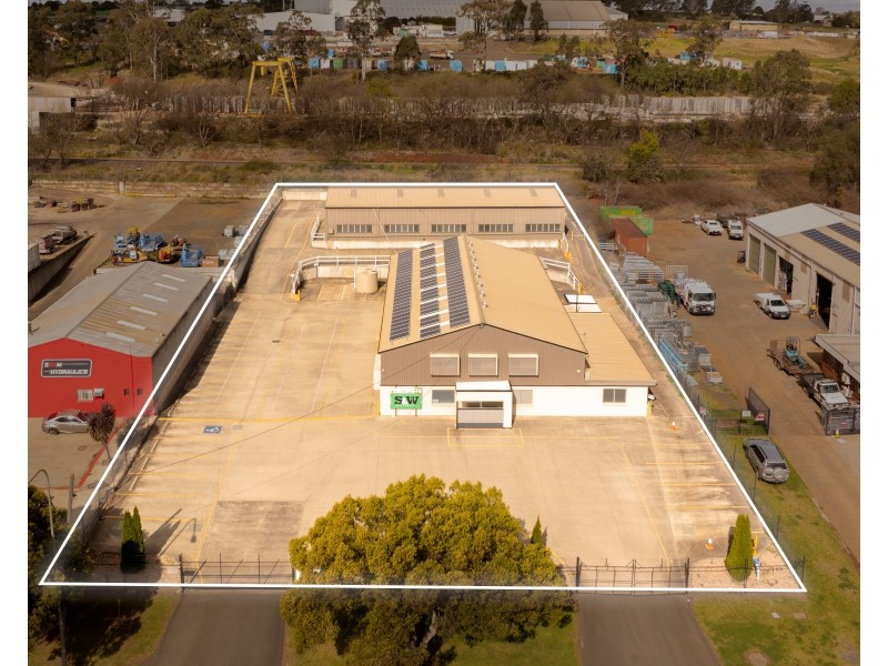318-320 Anzac Avenue, Harristown QLD 4350