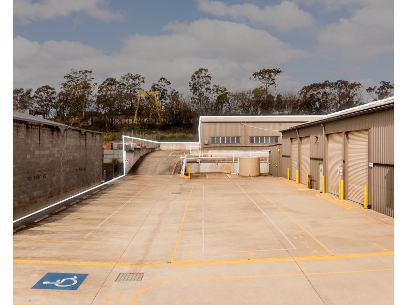 318-320 Anzac Avenue, Harristown QLD 4350