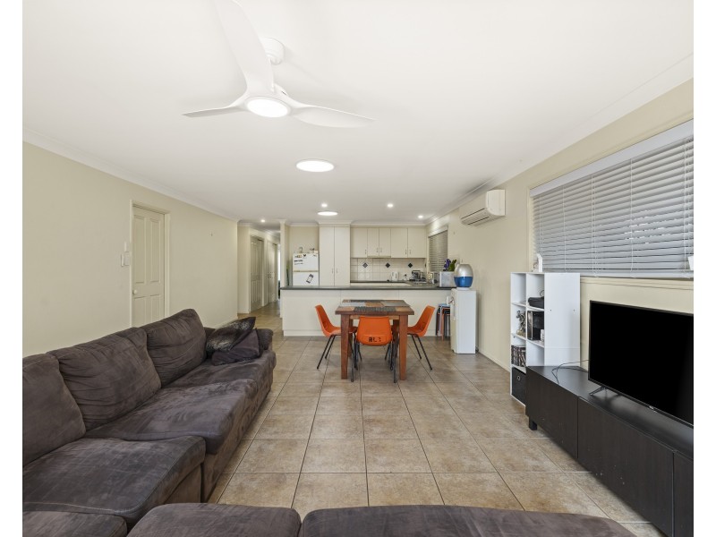 2/402 Alderley Street, Kearneys Spring QLD 4350