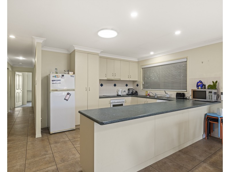 2/402 Alderley Street, Kearneys Spring QLD 4350