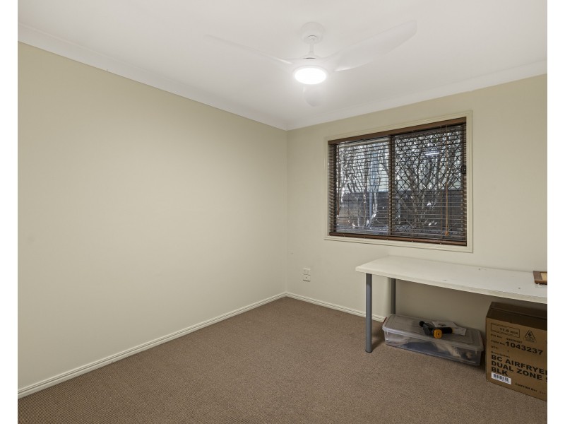 2/402 Alderley Street, Kearneys Spring QLD 4350