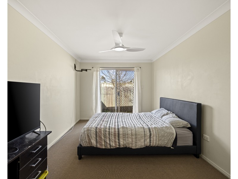2/402 Alderley Street, Kearneys Spring QLD 4350