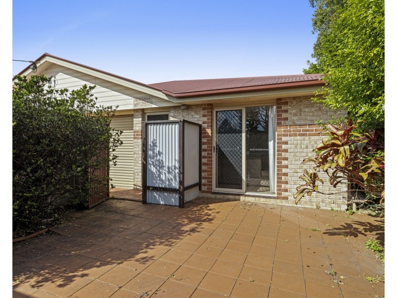 2/402 Alderley Street, Kearneys Spring QLD 4350