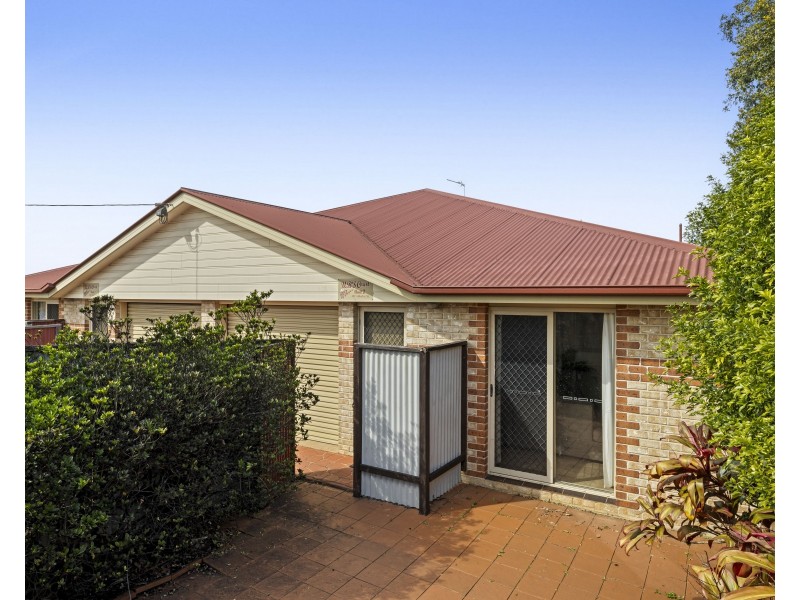 2/402 Alderley Street, Kearneys Spring QLD 4350