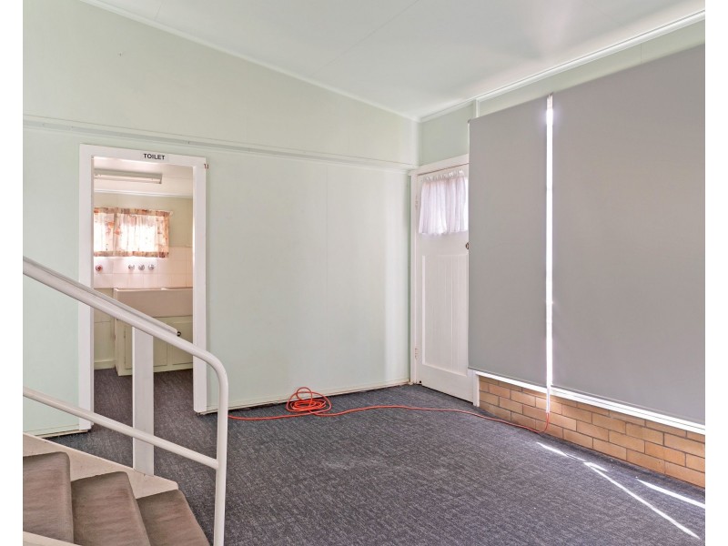 17 Tomkys Street, Rockville QLD 4350