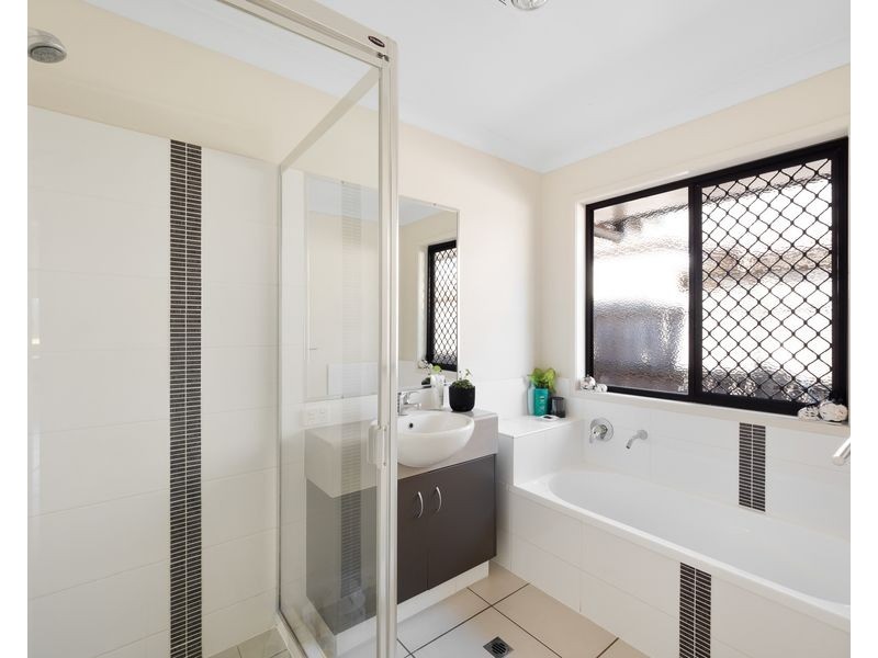 4 Weetwood Street, Newtown QLD 4350