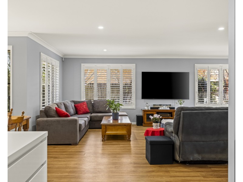 373 Mackenzie Street, Middle Ridge QLD 4350