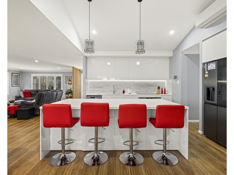 373 Mackenzie Street, Middle Ridge QLD 4350