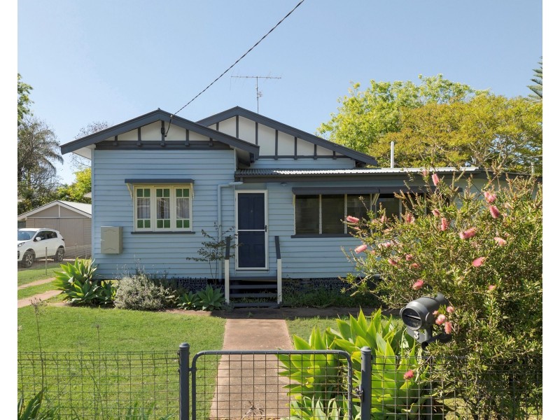 3 Henderson Street, Newtown QLD 4350