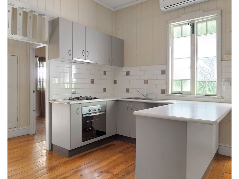 3 Henderson Street, Newtown QLD 4350