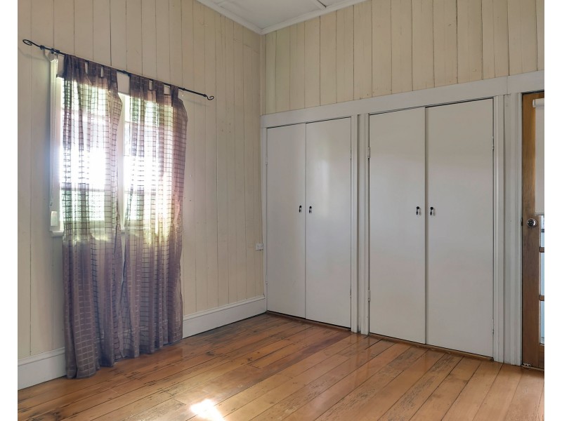 3 Henderson Street, Newtown QLD 4350