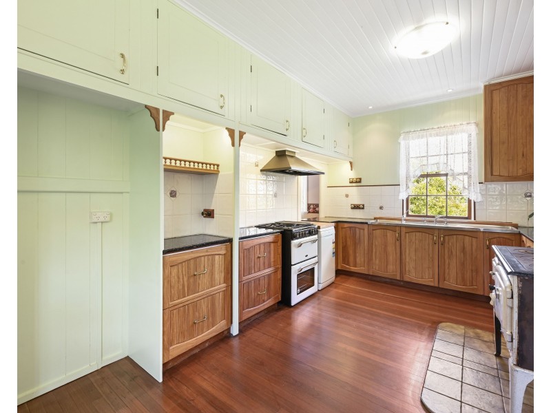 2 Valley View Drive, Meringandan West QLD 4352