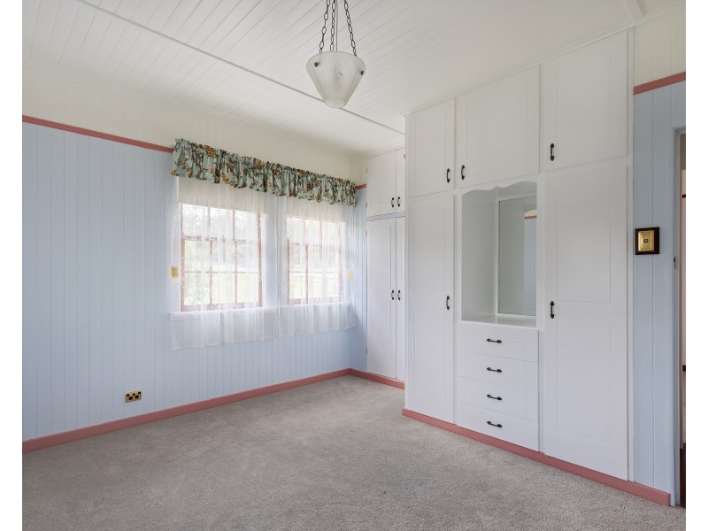 2 Valley View Drive, Meringandan West QLD 4352