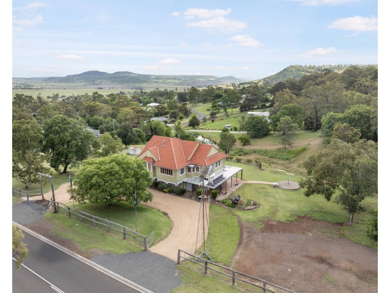 2 Valley View Drive, Meringandan West QLD 4352
