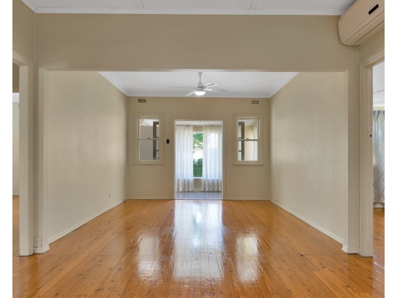 280 Alderley Street, Centenary Heights QLD 4350