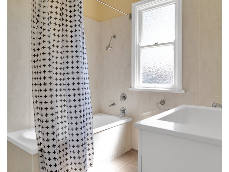 280 Alderley Street, Centenary Heights QLD 4350