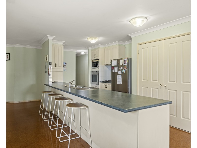 5 Maggie Court, Middle Ridge QLD 4350