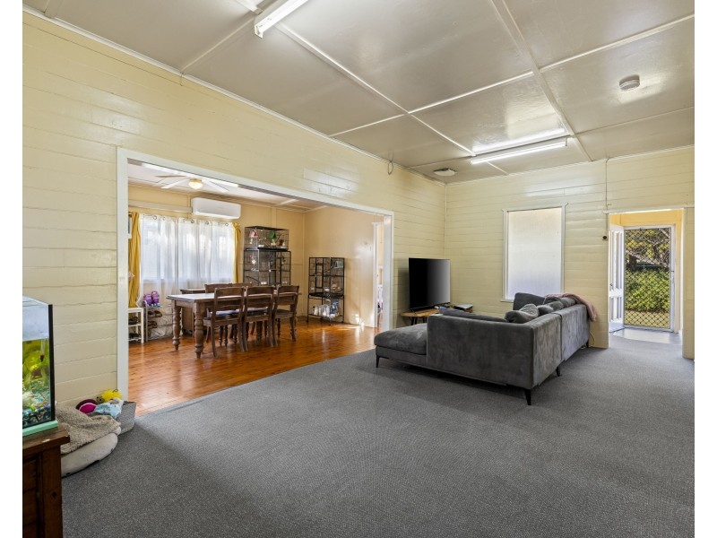 20 Jones Road, Withcott QLD 4352