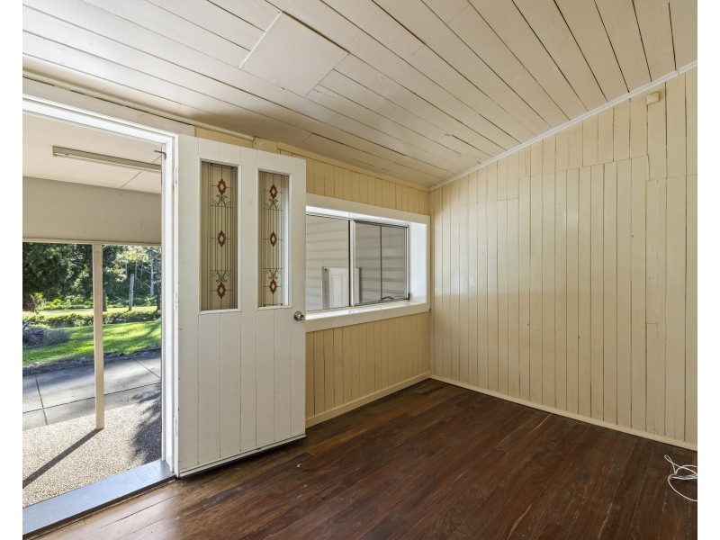 20 Jones Road, Withcott QLD 4352