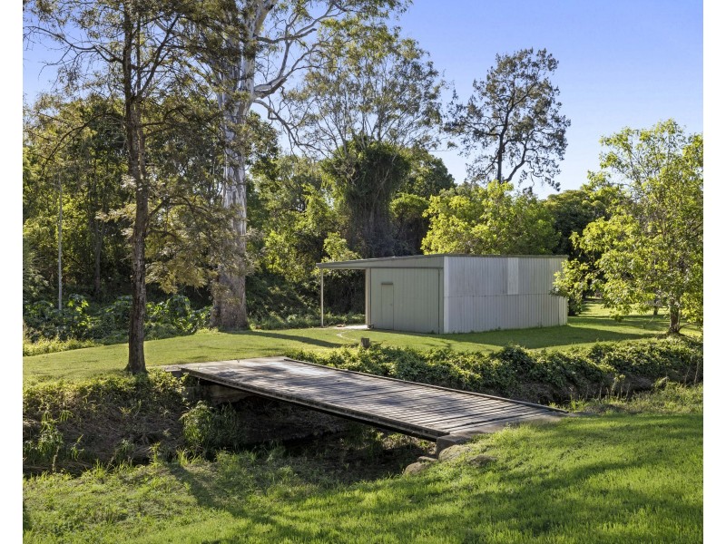 20 Jones Road, Withcott QLD 4352